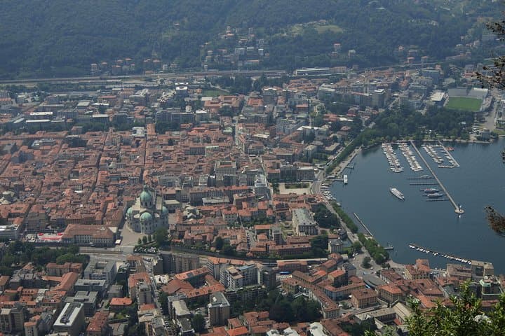 Como city and its History Exclusive Walking Tour (1 h from Milan)