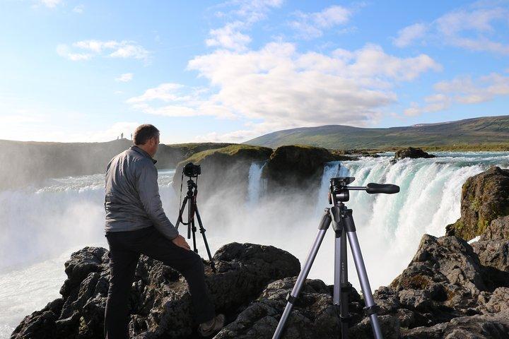 Akureyri北アイスランドの滝とネイチャーバス小グループツアー