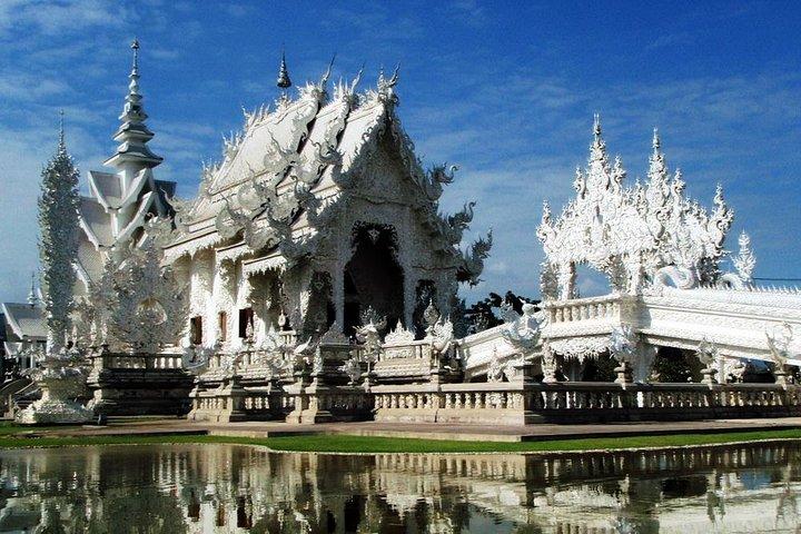 Chiang Rai All-Inclusive Tour: Hvide og blå templer + lang hals