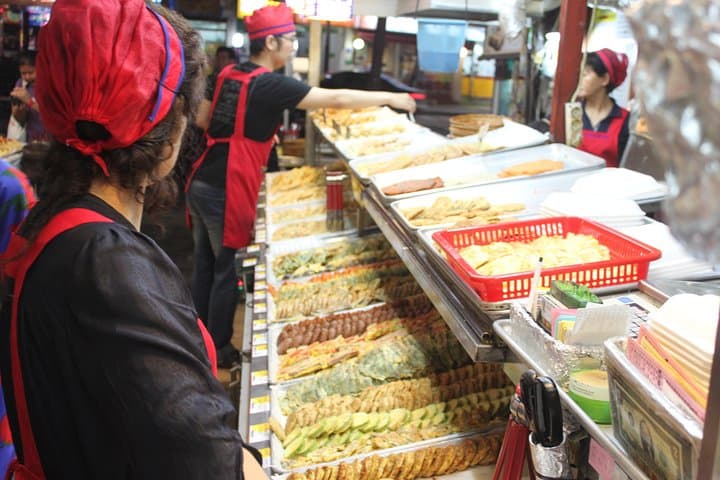 Seoul: Anthony Bourdain-Inspired BBQ and Pub Experience