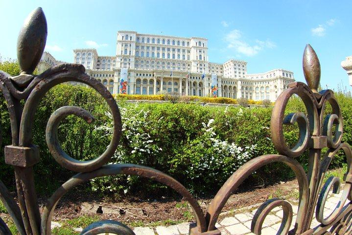 De volta à comunista Bucharest Tour: Parliament Palace + Authentic 80s Apartment