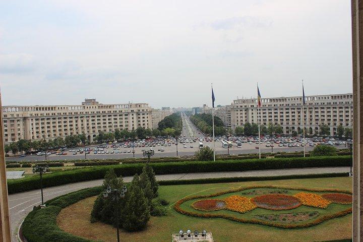 De volta à comunista Bucharest Tour: Parliament Palace + Authentic 80s Apartment