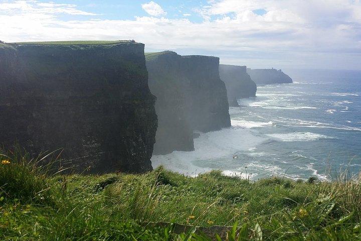 Cliffs of Moher einschließlich Cliffs of Moher Boat Experience Luxury Car Tour