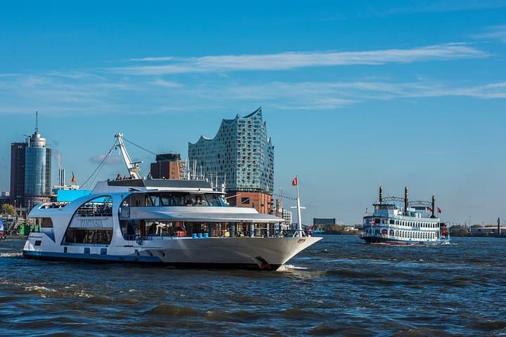 Hamburg: 1-hour harbor tour
