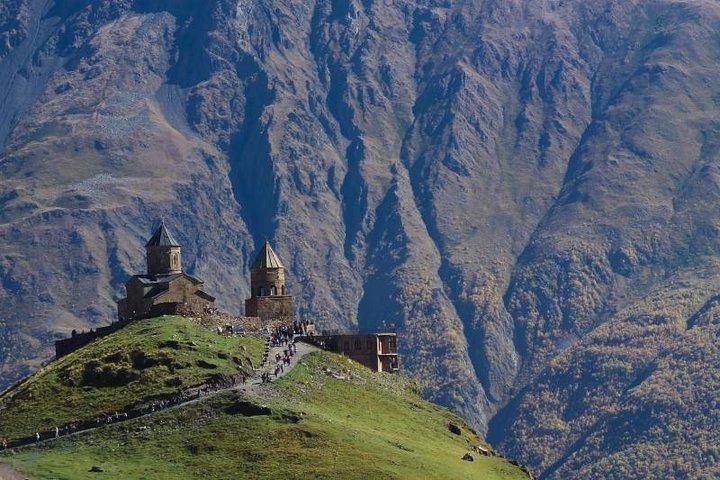 Kazbegi Adventure - Private Day Trip Da Tbilisi con cena + Masterclass
