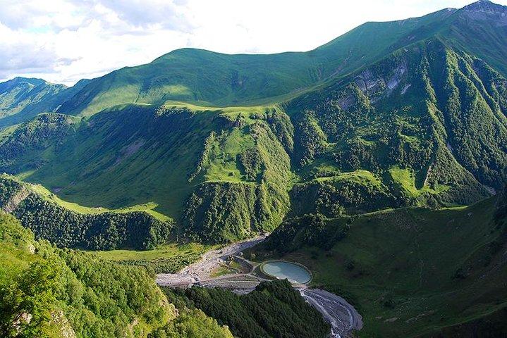 Kazbegi Adventure - Private Day Trip Da Tbilisi con cena + Masterclass