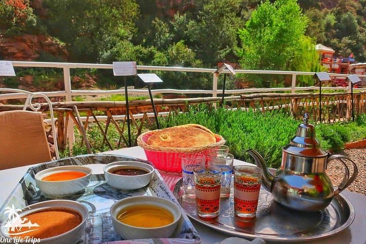 Marrakech: Atlas Mountains & 3 Valleys with waterfall Tour