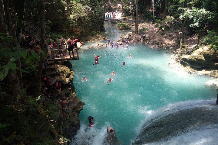 Visite partagée : Irie Blue Hole & Secret Falls Adventure Tour au départ d'Ocho Rios