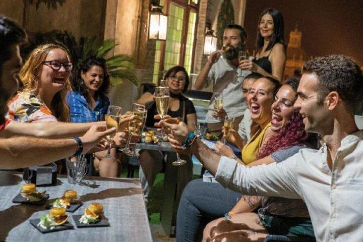 Visite Délicieuses Tapas et dégustation de vins à Séville