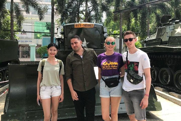 Descubra os principais pontos turísticos de Saigon caminhando