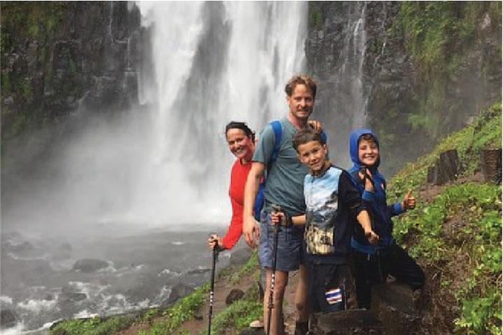 Caída de agua Meru día