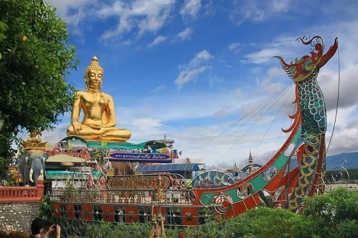 Fra Chiang Mai: White Temple & Golden Triangle Day Trip
