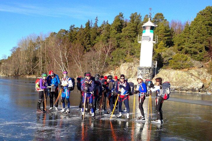 ストックホルムの天然氷でのアイススケートの紹介