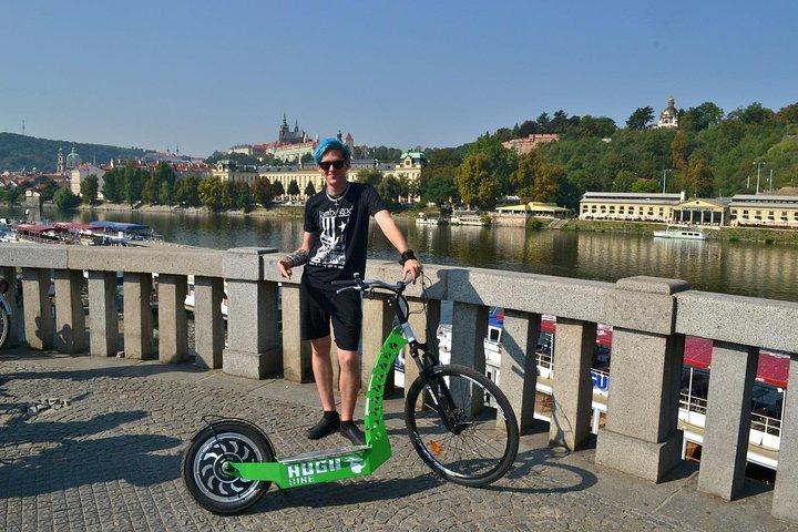 3 Hours Magnificent Tour av E-scooter Hugobike