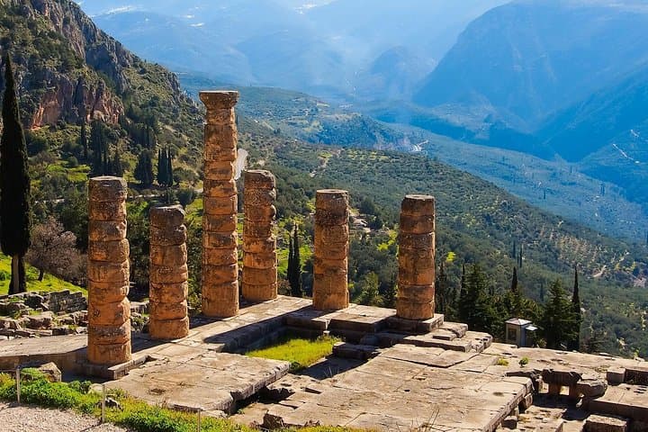 Delphi and Meteora Two Days Tour from Athens