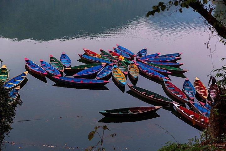 Volledige privé Pokhara-rondleiding door de stad met professionele gids en luxe voertuig