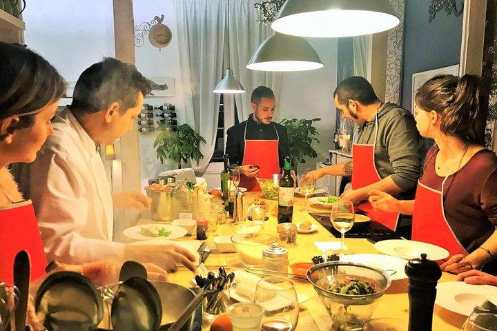 バルセロナの地元シェフからスペインのタパスの芸術を学ぶ
