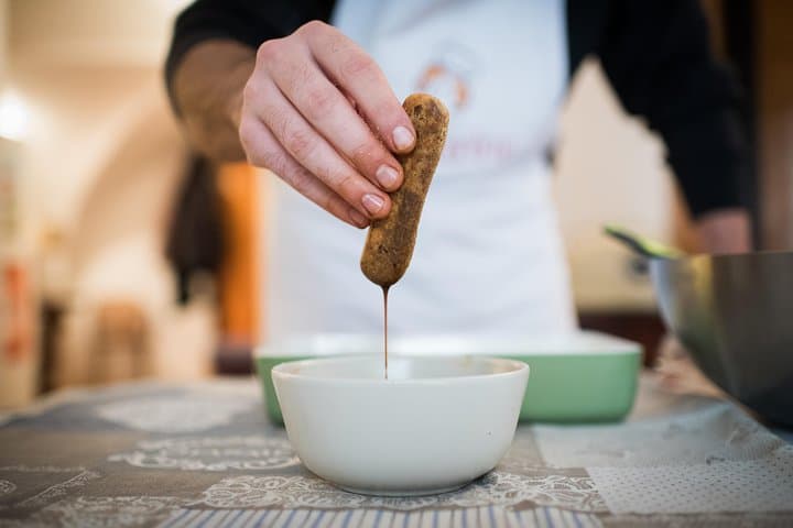 Private Pizza & Tiramisu Class at a Cesarina's home with tasting in Pompei