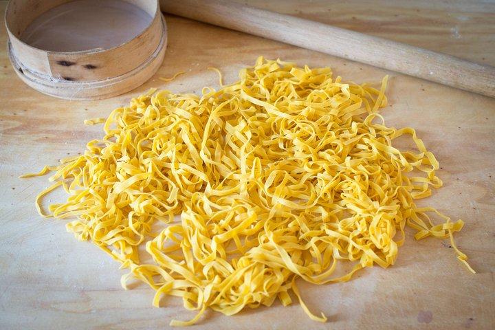 Corso privato di pasta e tiramisù a casa di Cesarina con degustazione a Cervia