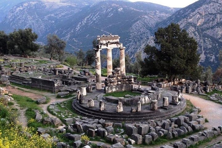 2 Day Private Tour to Amazing Delphi & Meteora