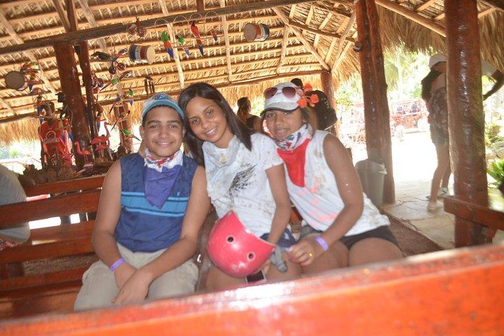 Aventure en buggy VTT à Punta Cana au départ de Saint-Domingue