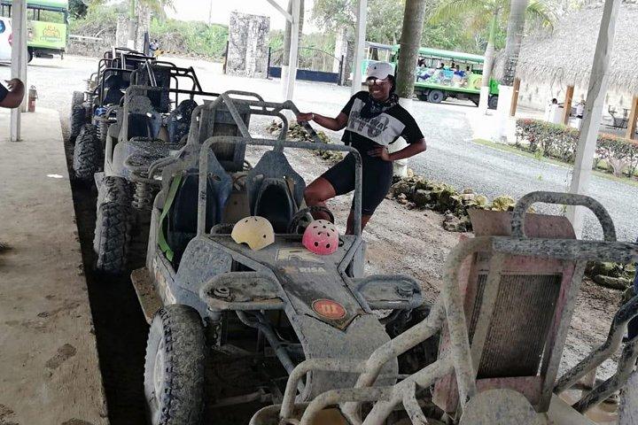 Aventure en buggy VTT à Punta Cana au départ de Saint-Domingue