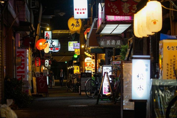 Osaka Bar Hopping Night Walking Tour à Namba (3 bars, 6 goûts)