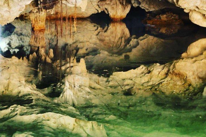 Halv dag Cave Cenotes Expedition