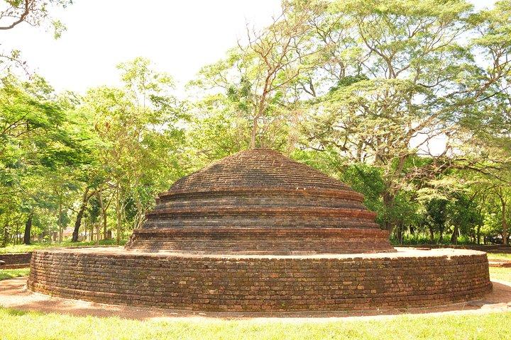 2 Ancient Kingdoms from Kandy