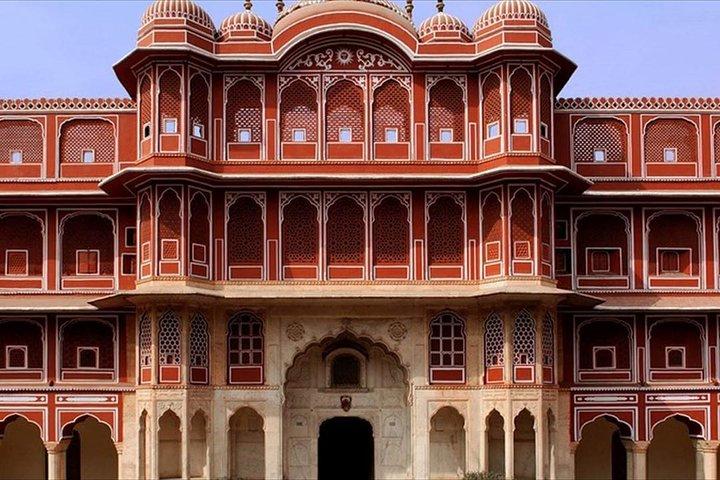 Immersive Kulturtour durch Pune im Privatwagen mit Reiseleiter und lokalem Mittagessen