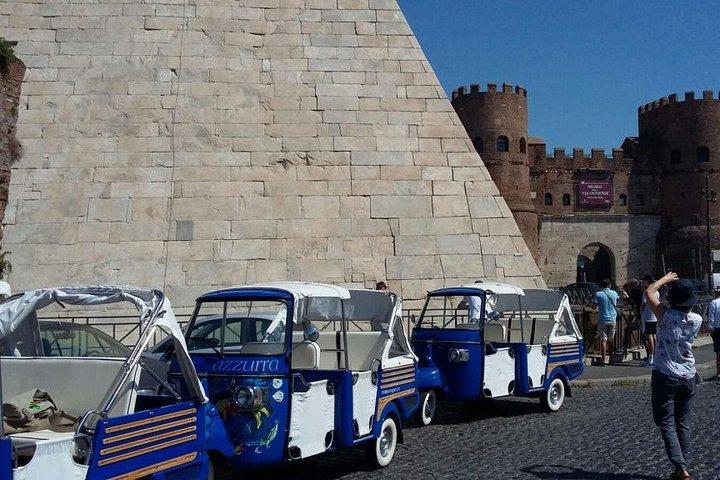 Tour di James Bond a bordo dell'Ape Calessino