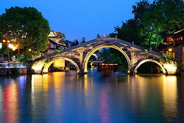 Wuzhen Ancient Water Town Privénachttour vanuit Hangzhou