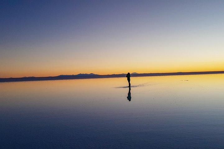 Uyuni Salt Flats hel dag med bus Uyuni til La Paz