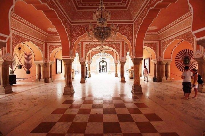 De Delhi Jaipur Tour noturno de carro