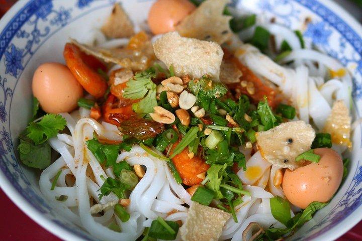 Hoi An Food Tour en moto con degustaciones y cena