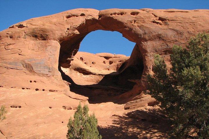 Mystery Valley & Monument Valley All Day Tour