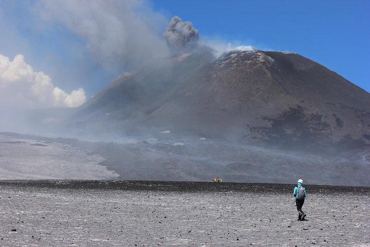 Etna Excursions Summit Craters (2900) med vulkanologiske guider - guidetna.it