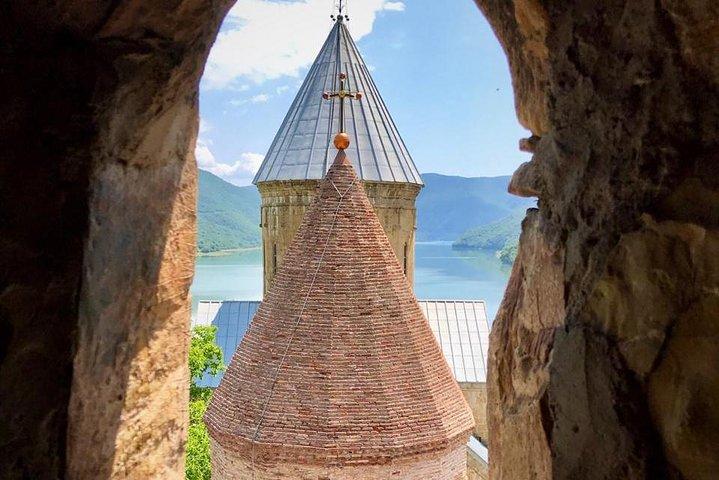 Kazbegi Private Tour – Gergeti Kirche & Bergblick