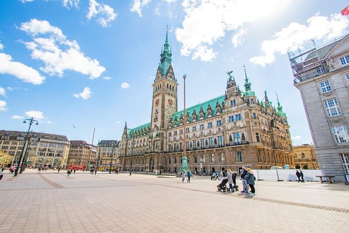 In the Footsteps of The Beatles in Hamburg with a Local