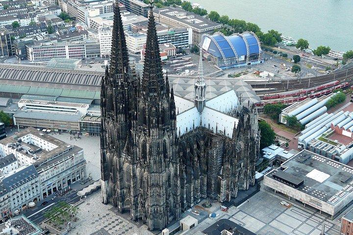 Privater Transfer von Brüssel nach Köln mit einem Luxusauto