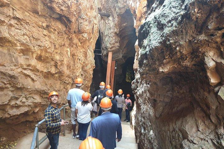 Excursão Berço da Humanidade e Excursão Diurna à Vila Cultural Lesedi