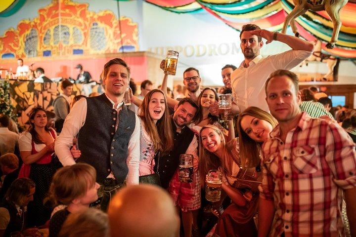 Visita Noturna Privada e Personalizada de Munique com Bebidas