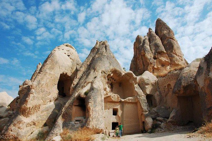 Cappadocia : Tour Rosso con Ingresso e Pranzo