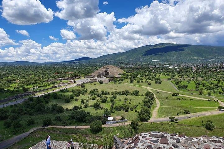 Private Tour of Pyramids of Teotihuacán and Basilica of Guadalupe