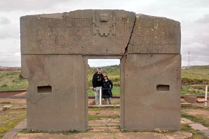 Puma Punku - Tiwanaku - Titikaka ( La ruta del Dios Blanco )