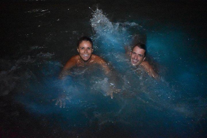 Explora Montego Bay a Dunn’s River & Luminous Lagoon Night Tour