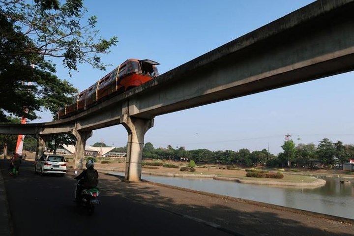 ランチ付きの美しいインドネシアのプライベートツアー1日ミニチュア(ジャカルタ)