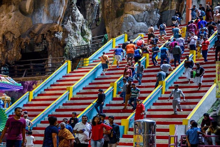 Kuala Lumpur Private Tour to Batu Caves Hotsprings And Waterfalls