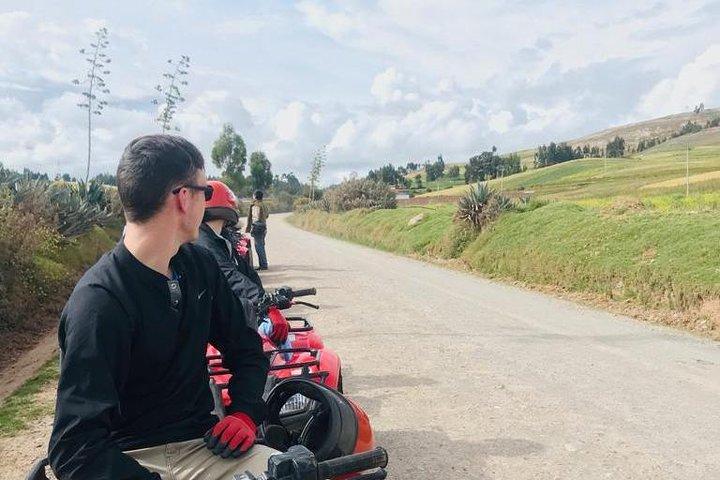 クスコ発ATVアドベンチャー:モライ塩鉱山とマラス塩鉱山へのドライブ