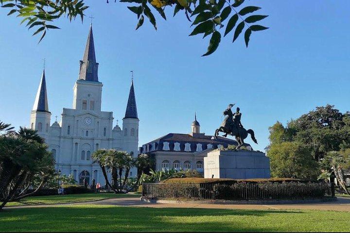 Stadtrundfahrt durch New Orleans : Französisches Viertel, Gartenviertel und Friedhof